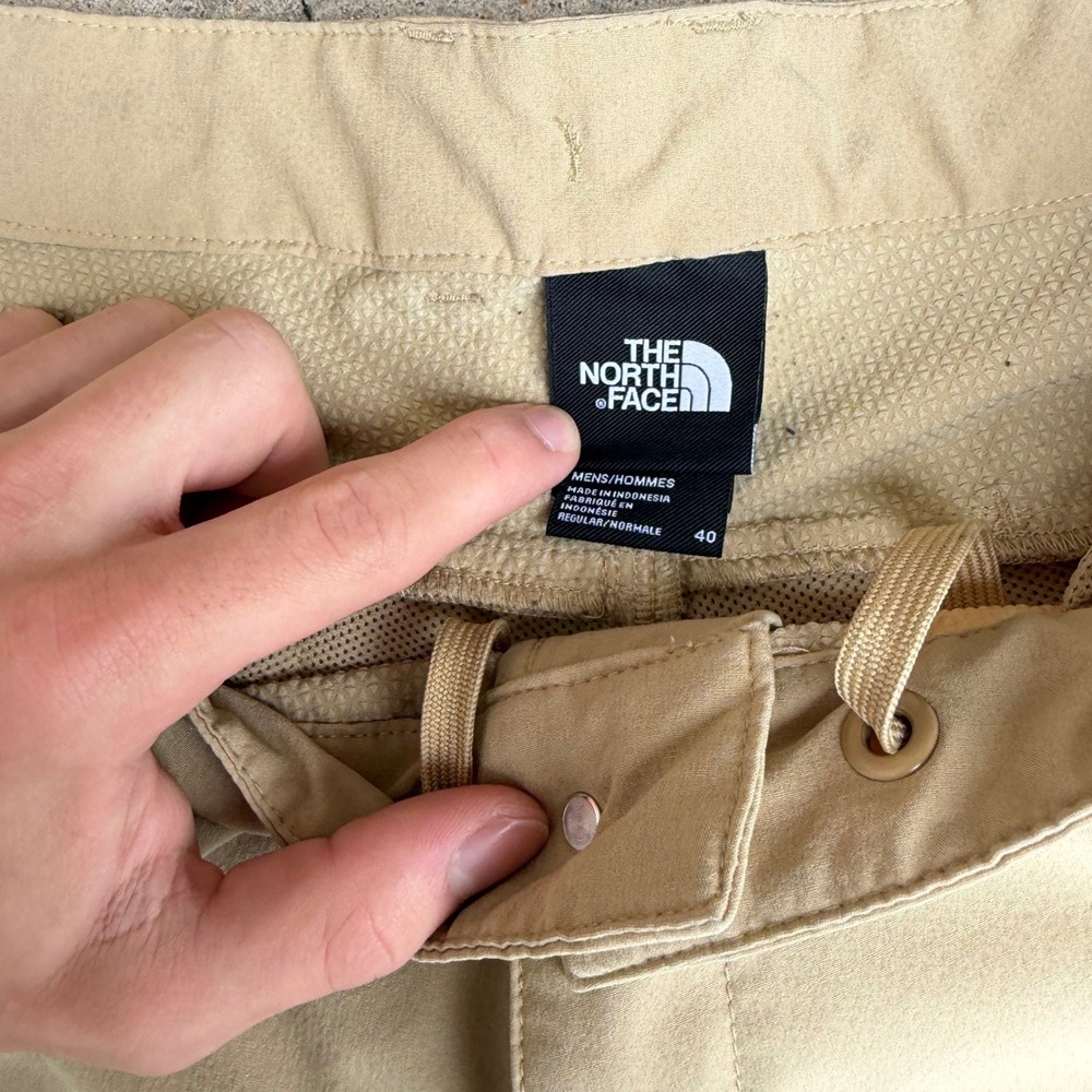 The North Face Mens Hiking Shorts Khaki Tan Size 40 Nylon Outdoor Cargo 7 Inseam - Picture 4 of 7